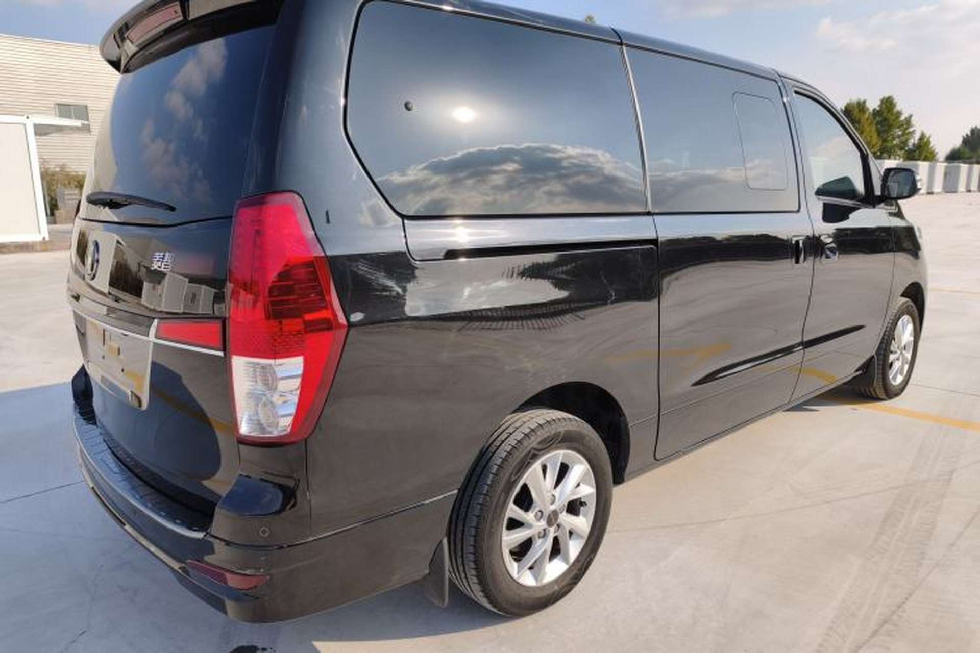 Used FORTHING Lingzhi PLUS 2021 Travel Edition 2.0L Manual Luxury 7-Seater Exterior 5
