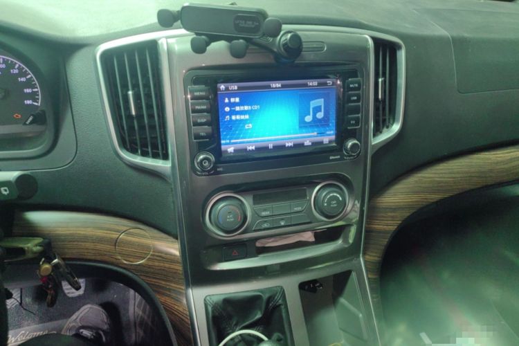 Used FORTHING Lingzhi PLUS 2021 2.0L Manual Luxury 7-Seater Audio And AC Panel