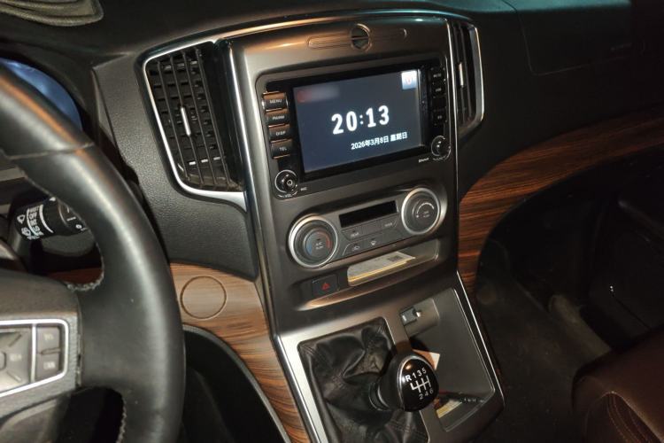 Used FORTHING Lingzhi PLUS 2021 Travel Edition 2.0L Manual Luxury 7-Seater Audio And AC Panel