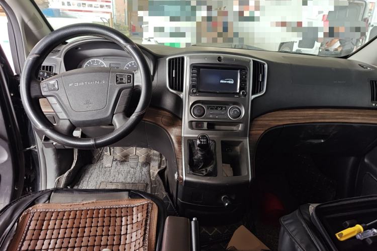 Used FORTHING Lingzhi PLUS 2021 Travel Edition 2.0L Manual Luxury 7-Seater Center Console