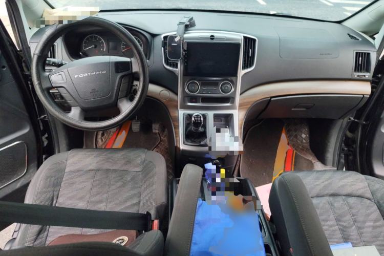 Used FORTHING Lingzhi PLUS 2021 2.0L Manual Comfort Model CNG 7-Seater Center Console