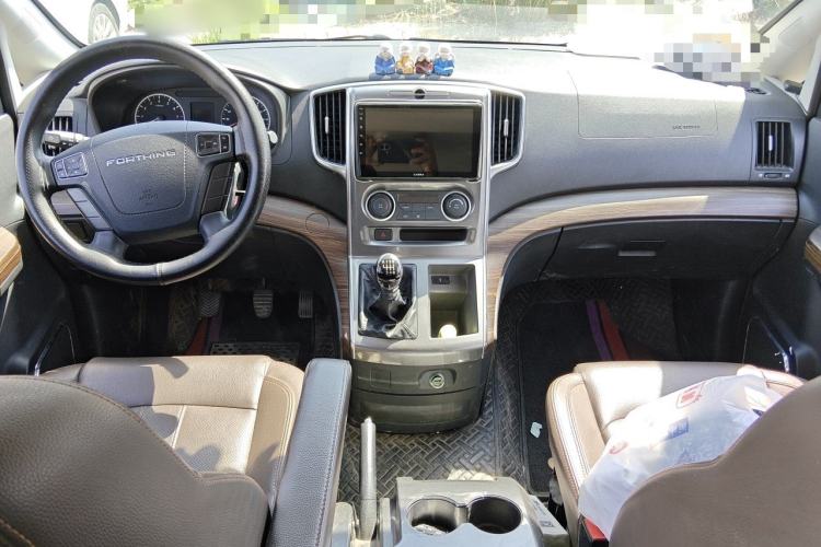 Used FORTHING Lingzhi PLUS 2021 Travel Edition 2.0L Manual Luxury 7-Seater Center Console