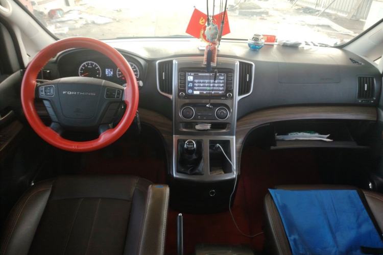 Used FORTHING Lingzhi PLUS 2021 Travel Edition 2.0L Manual Luxury Version 9 Seats Center Console