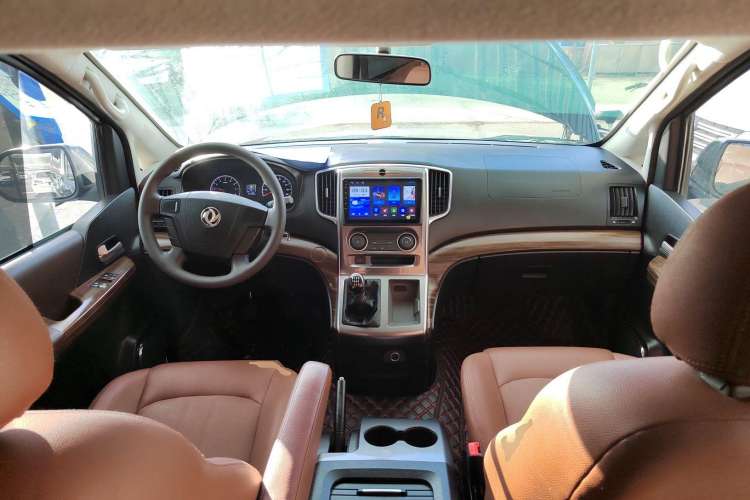 Used FORTHING Lingzhi PLUS 2021 2.0L Manual Comfort Version 7 Seats Center Console