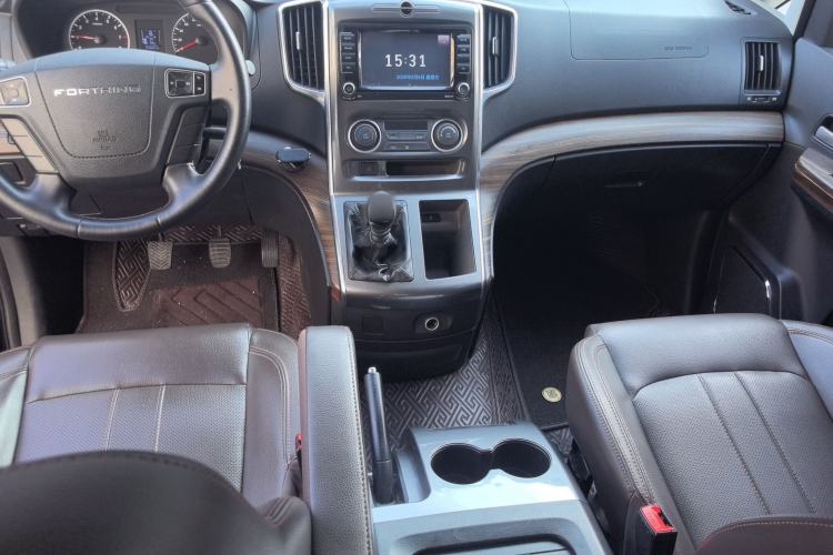 Used FORTHING Lingzhi PLUS 2021 Travel Edition 2.0L Manual Luxury 7-Seater Center Console