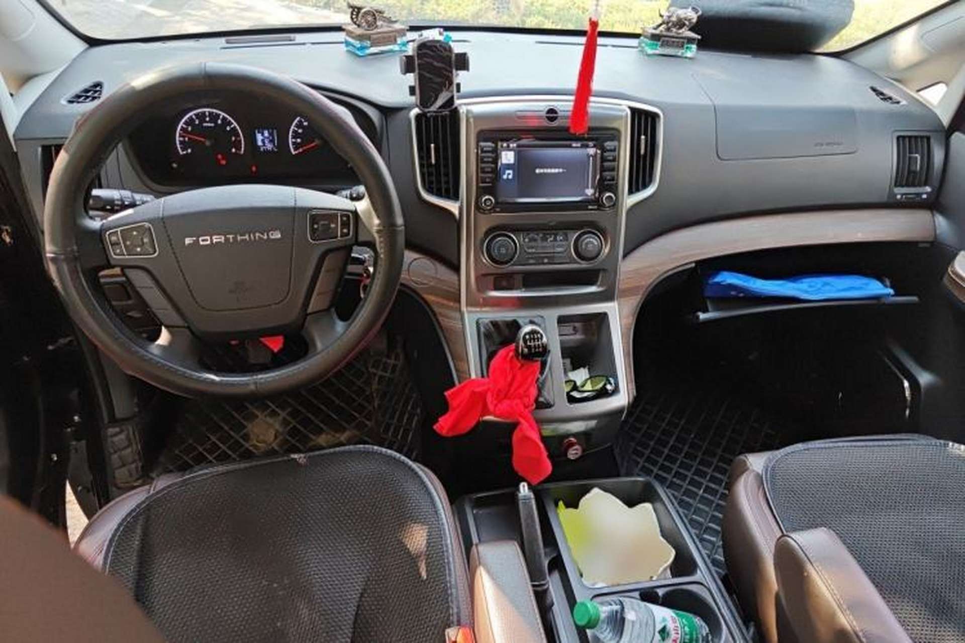 Used FORTHING Lingzhi PLUS 2021 Travel Edition 2.0L Manual Luxury 7-Seater Center Console