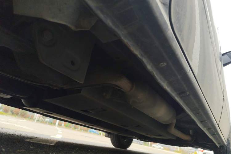Used FORTHING Lingzhi PLUS 2021 2.0L Manual Comfort Model CNG 7-Seater Chassis Rear Right