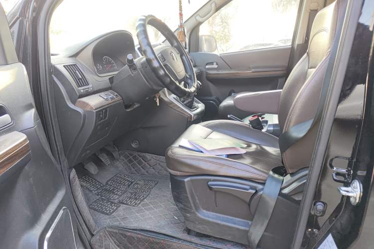 Used FORTHING Lingzhi PLUS 2021 2.0L Manual Luxury 7-Seater Driver Seat