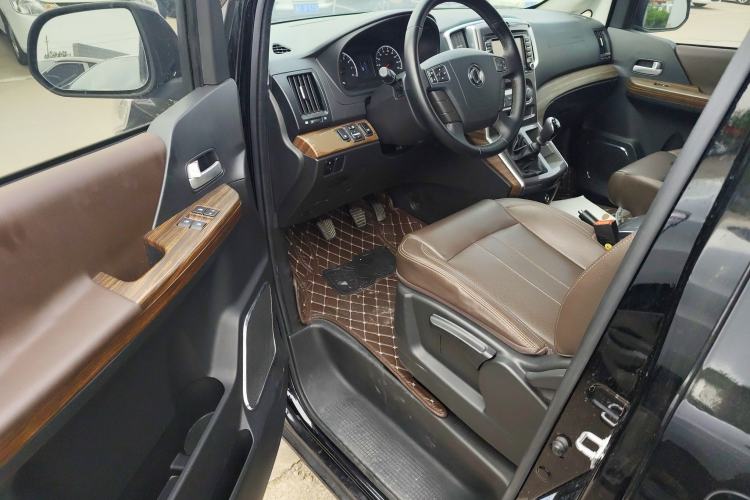 Used FORTHING Lingzhi PLUS 2021 2.0L Manual Luxury 7-Seater Driver Seat