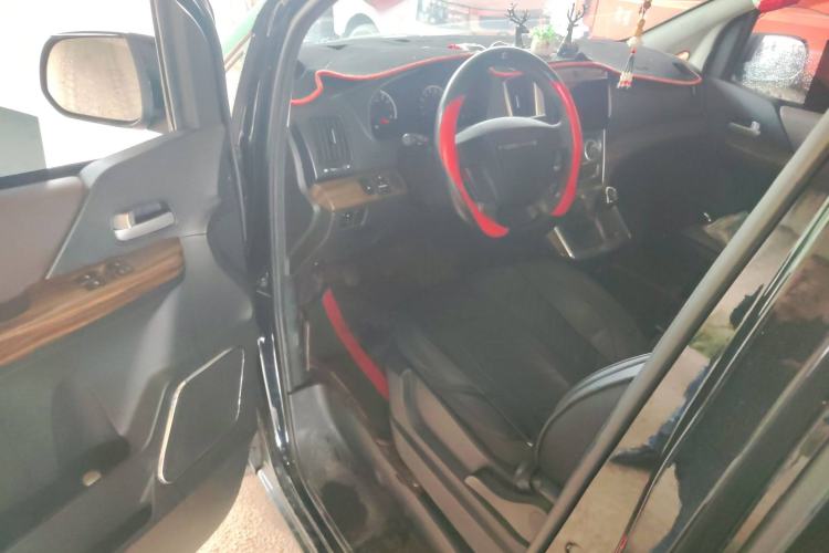 Used FORTHING Lingzhi PLUS 2021 2.0L Manual Comfort Version 7 Seats Driver Seat