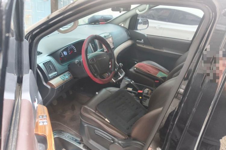 Used FORTHING Lingzhi PLUS 2021 Travel Edition 2.0L Manual Luxury 7-Seater Driver Seat