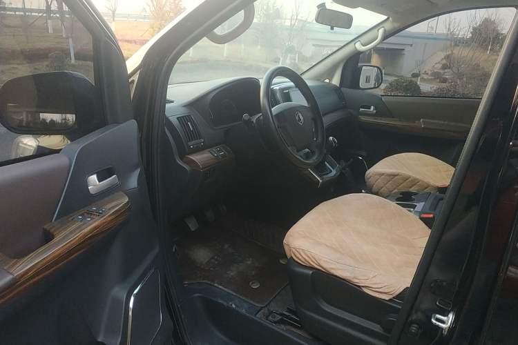 Used FORTHING Lingzhi PLUS 2021 2.0L Manual Comfort Version 7 Seats Driver Seat