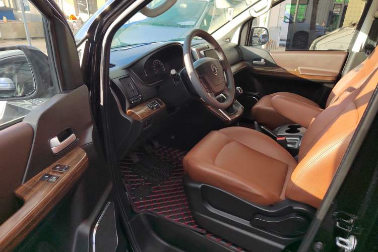 Used FORTHING Lingzhi PLUS 2021 2.0L Manual Comfort Version 7 Seats Driver Seat