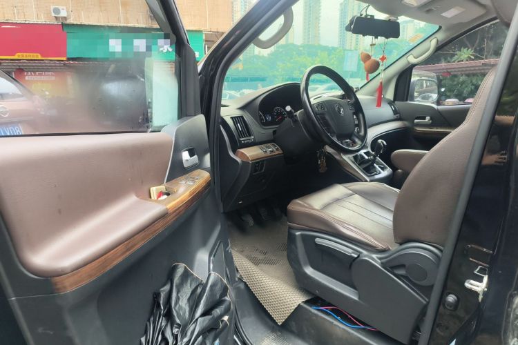 Used FORTHING Lingzhi PLUS 2021 2.0L Manual Luxury 9-Seater Driver Seat