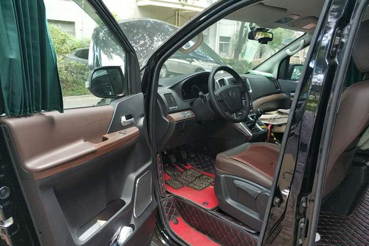 Used FORTHING Lingzhi PLUS 2021 2.0L Manual Luxury 7-Seater Driver Seat