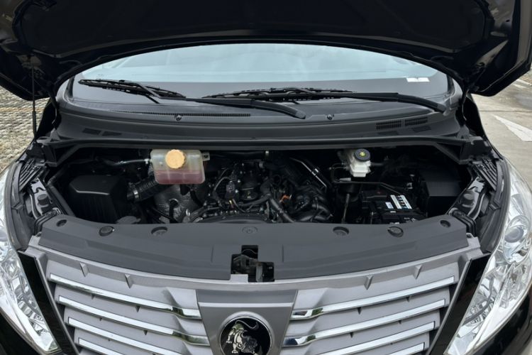 Used FORTHING Lingzhi PLUS 2021 2.0L Manual Luxury 7-Seater Engine Bay