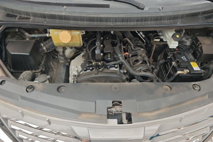 Used FORTHING Lingzhi PLUS 2021 2.0L Manual Luxury 7-Seater Engine Bay