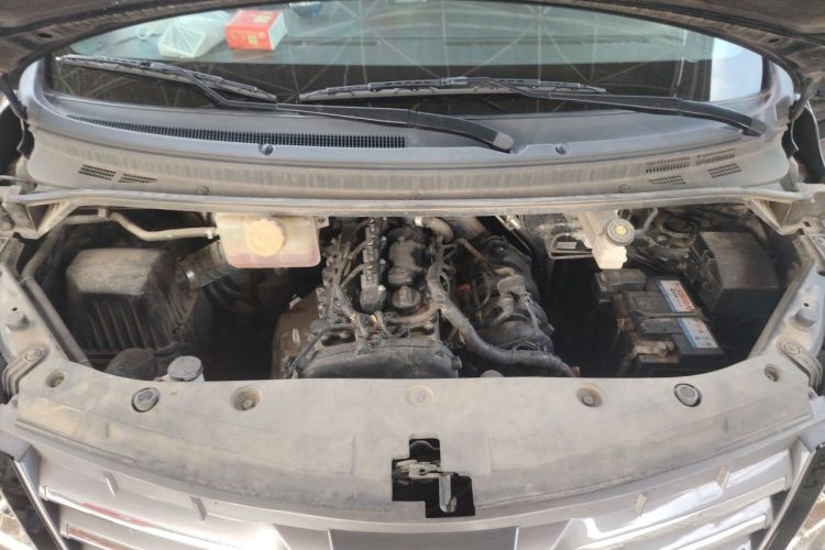 Used FORTHING Lingzhi PLUS 2021 Travel Edition 2.0L Manual Luxury Version 9 Seats Engine Bay