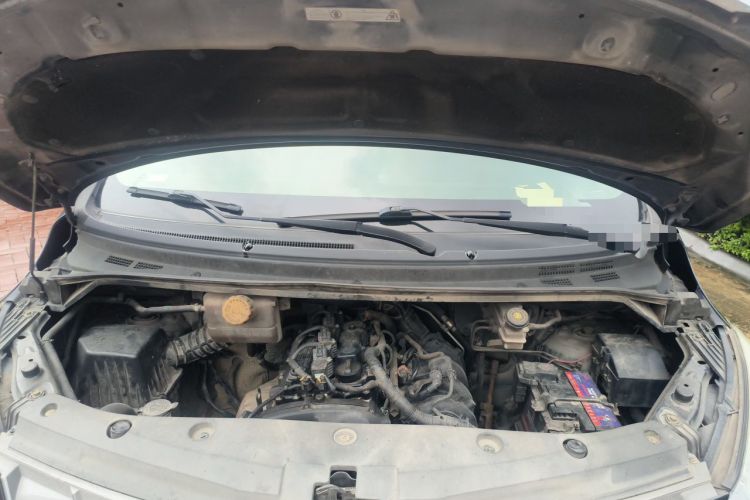 Used FORTHING Lingzhi PLUS 2021 2.0L Manual Luxury 9-Seater Engine Bay