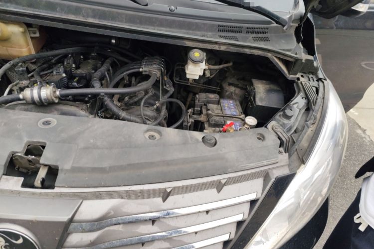 Used FORTHING Lingzhi PLUS 2021 2.0L Manual Comfort Model CNG 7-Seater Engine Bay Left