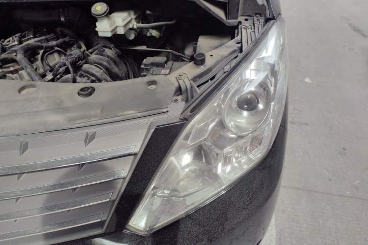 Used FORTHING Lingzhi PLUS 2021 2.0L Manual Luxury 7-Seater Engine Bay Left