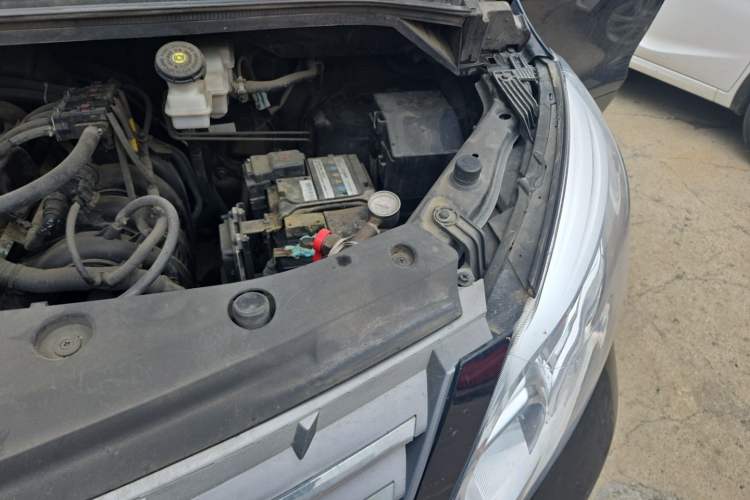 Used FORTHING Lingzhi PLUS 2021 2.0L Manual Comfort Model CNG 7-Seater Engine Bay Left