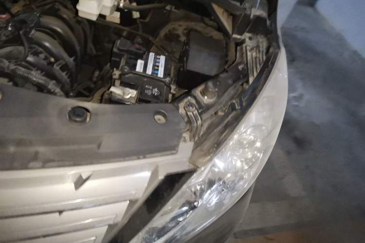 Used FORTHING Lingzhi PLUS 2021 2.0L Manual Luxury 7-Seater Engine Bay Left
