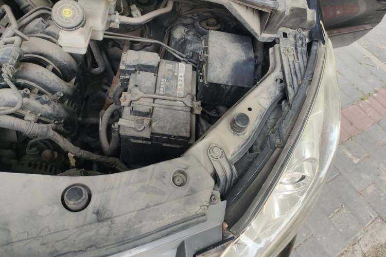 Used FORTHING Lingzhi PLUS 2021 2.0L Manual Luxury 7-Seater Engine Bay Left