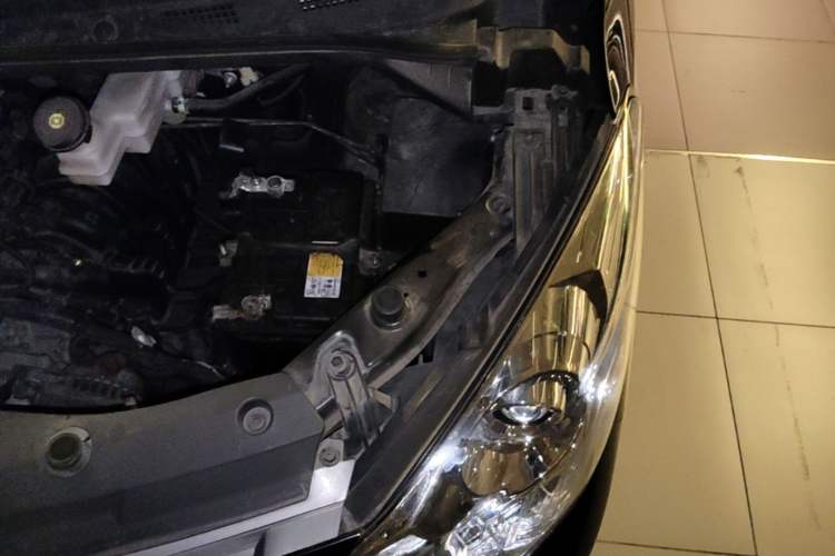 Used FORTHING Lingzhi PLUS 2021 2.0L Manual Luxury 7-Seater Engine Bay Left