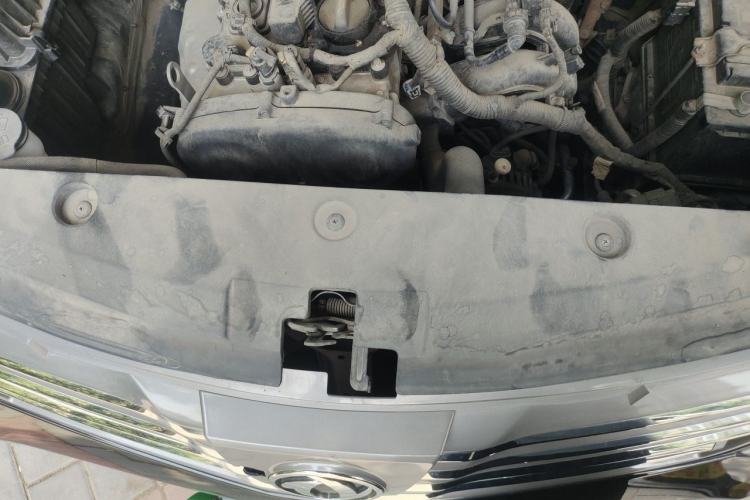 Used FORTHING Lingzhi PLUS 2021 2.0L Manual Luxury 7-Seater Engine Bay
