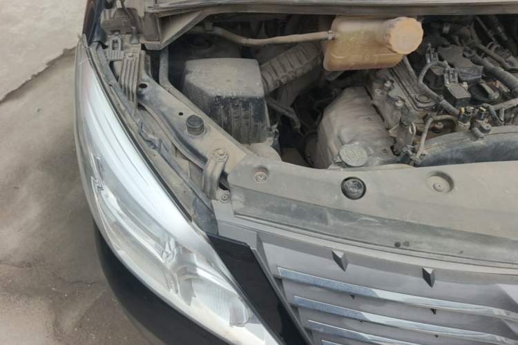 Used FORTHING Lingzhi PLUS 2021 Travel Edition 2.0L Manual Comfort Version 9 Seats Engine Bay Right