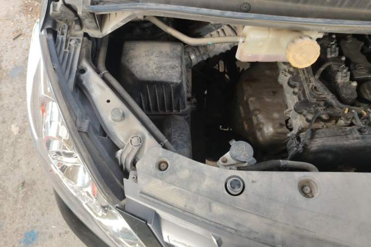 Used FORTHING Lingzhi PLUS 2021 Travel Edition 2.0L Manual Luxury Version 9 Seats Engine Bay Right