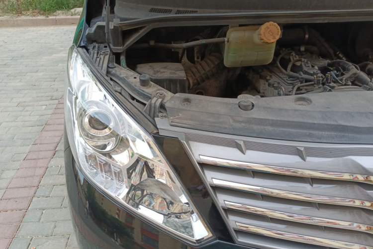 Used FORTHING Lingzhi PLUS 2021 2.0L Manual Luxury 7-Seater Engine Bay Right