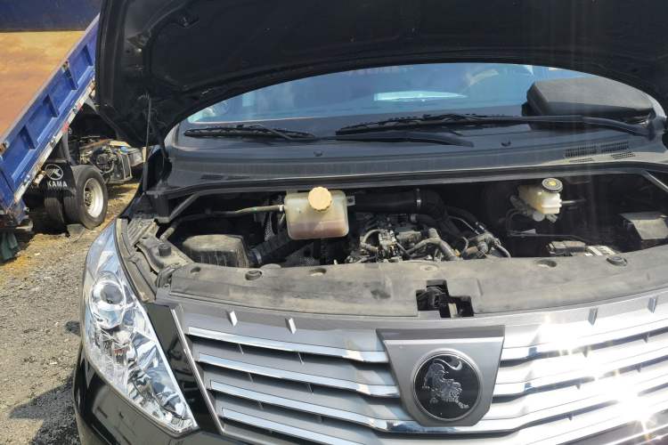 Used FORTHING Lingzhi PLUS 2021 2.0L Manual Luxury 9-Seater Engine Bay Right