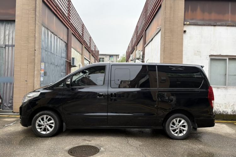 Used FORTHING Lingzhi PLUS 2021 2.0L Manual Luxury 7-Seater Exterior 1