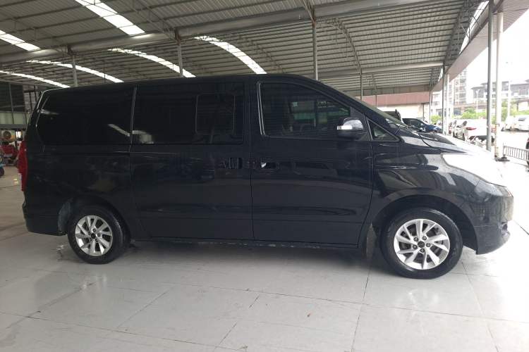 Used FORTHING Lingzhi PLUS 2021 2.0L Manual Luxury 7-Seater Exterior 2