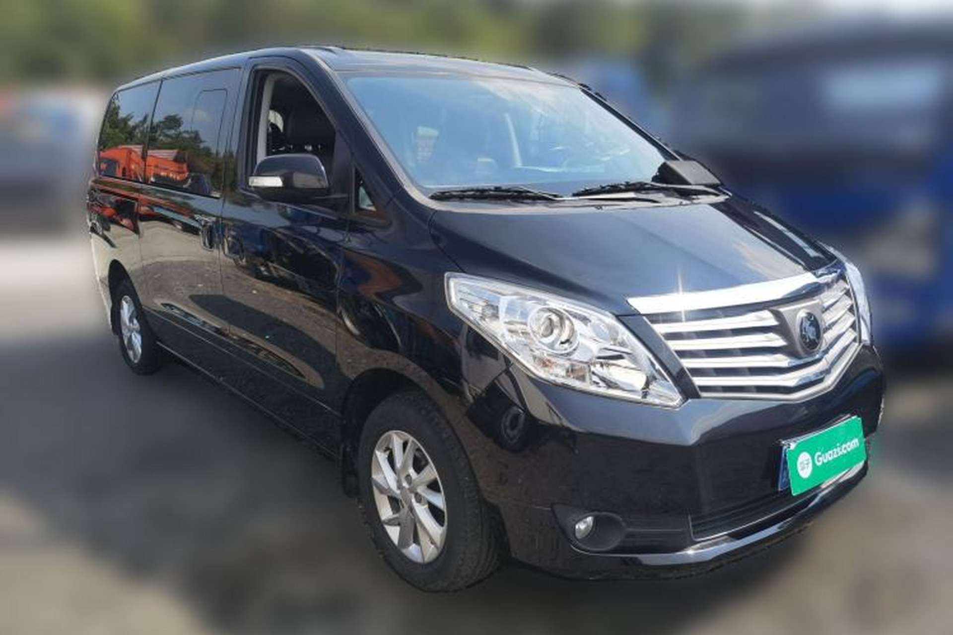 Used FORTHING Lingzhi PLUS 2021 2.0L Manual Luxury 9-Seater Front Right 45 Deg