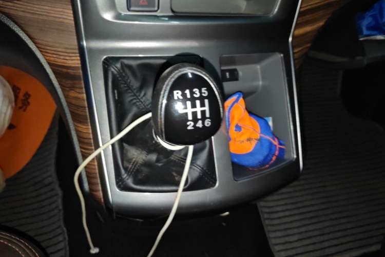 Used FORTHING Lingzhi PLUS 2021 2.0L Manual Comfort Version 7 Seats Gear Lever