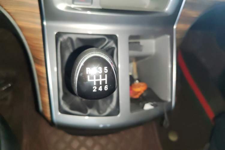 Used FORTHING Lingzhi PLUS 2021 2.0L Manual Comfort Version 7 Seats Gear Lever