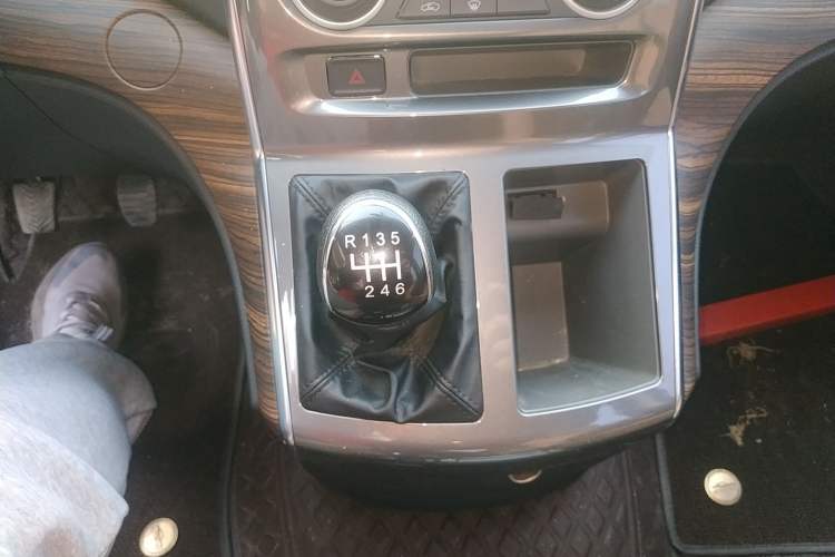 Used FORTHING Lingzhi PLUS 2021 2.0L Manual Comfort Version 7 Seats Gear Lever