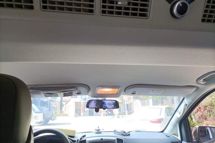 Used FORTHING Lingzhi PLUS 2021 2.0L Manual Luxury 7-Seater Headliner