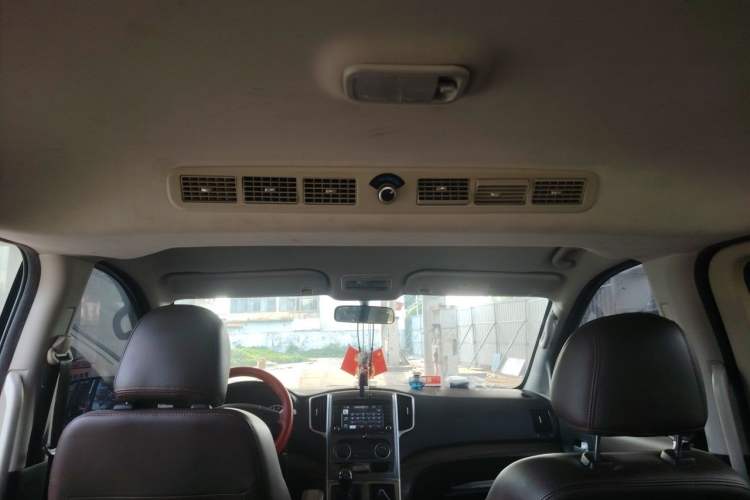 Used FORTHING Lingzhi PLUS 2021 Travel Edition 2.0L Manual Luxury Version 9 Seats Headliner