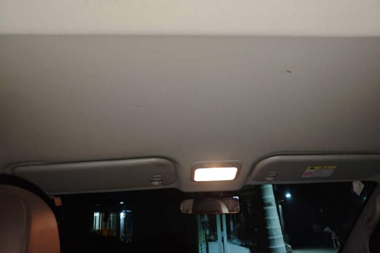 Used FORTHING Lingzhi PLUS 2021 Travel Edition 2.0L Manual Luxury 7-Seater Headliner