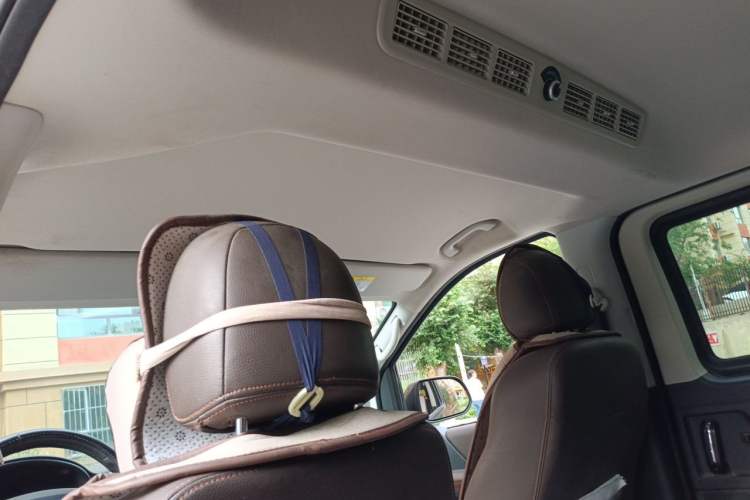 Used FORTHING Lingzhi PLUS 2021 2.0L Manual Luxury 7-Seater Headliner