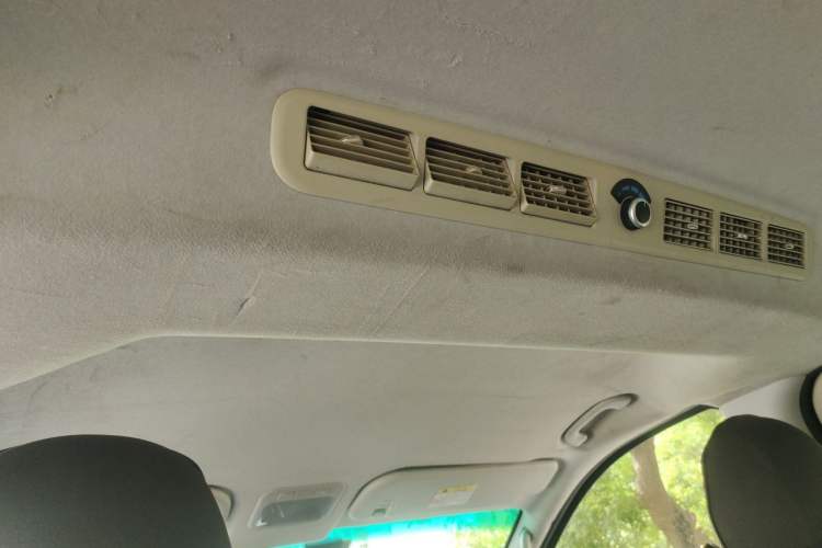 Used FORTHING Lingzhi PLUS 2021 2.0L Manual Luxury 7-Seater Headliner