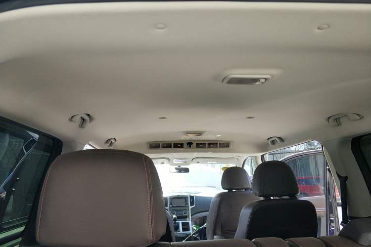 Used FORTHING Lingzhi PLUS 2021 Travel Edition 2.0L Manual Luxury 7-Seater Headliner