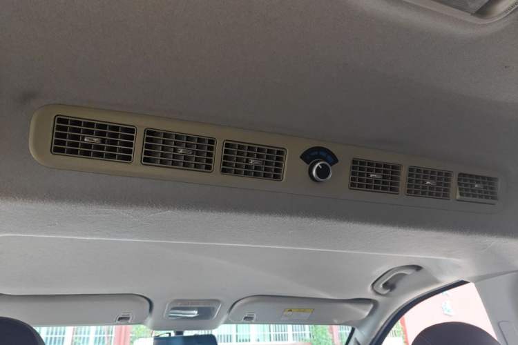 Used FORTHING Lingzhi PLUS 2021 2.0L Manual Luxury 7-Seater Headliner