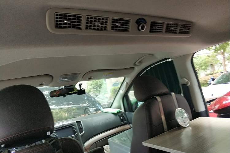 Used FORTHING Lingzhi PLUS 2021 2.0L Manual Luxury 7-Seater Headliner