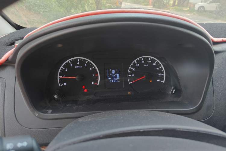 Used FORTHING Lingzhi PLUS 2021 2.0L Manual Luxury 7-Seater Instrument Cluster