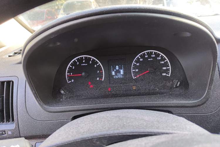 Used FORTHING Lingzhi PLUS 2021 2.0L Manual Luxury 7-Seater Instrument Cluster